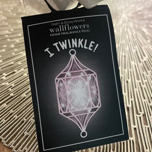 ✨ NWT Bath & Body Works Pink Fiber Optic Twinkle Wallflower Nightlight Plug ✨ - Picture 6 of 7